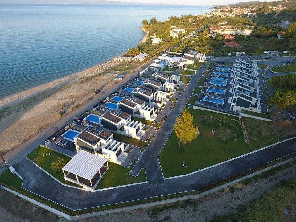 Crystal Villas & Suites Polýkhrono Eksteriør bilde