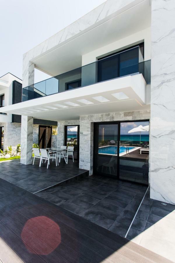 Crystal Villas & Suites Polýkhrono Eksteriør bilde